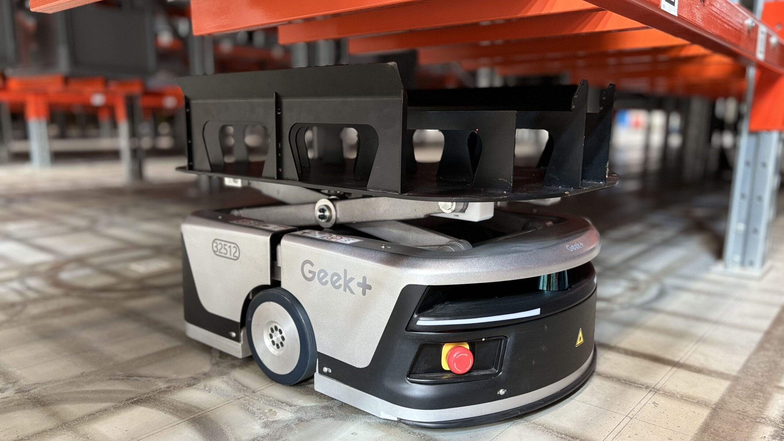 Revolutionising Warehouse Management with OrderFlow and Autonomous Robots
